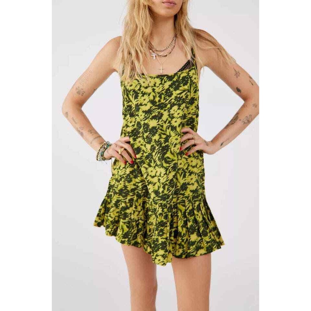 Floral Patterned mini Dress NWOT